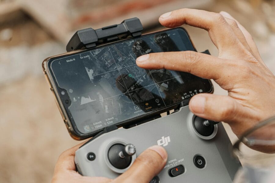 Perbandingan DJI Mavic dan DJI Air: drone lipat terbaik untuk fotografer udara dan videografer.