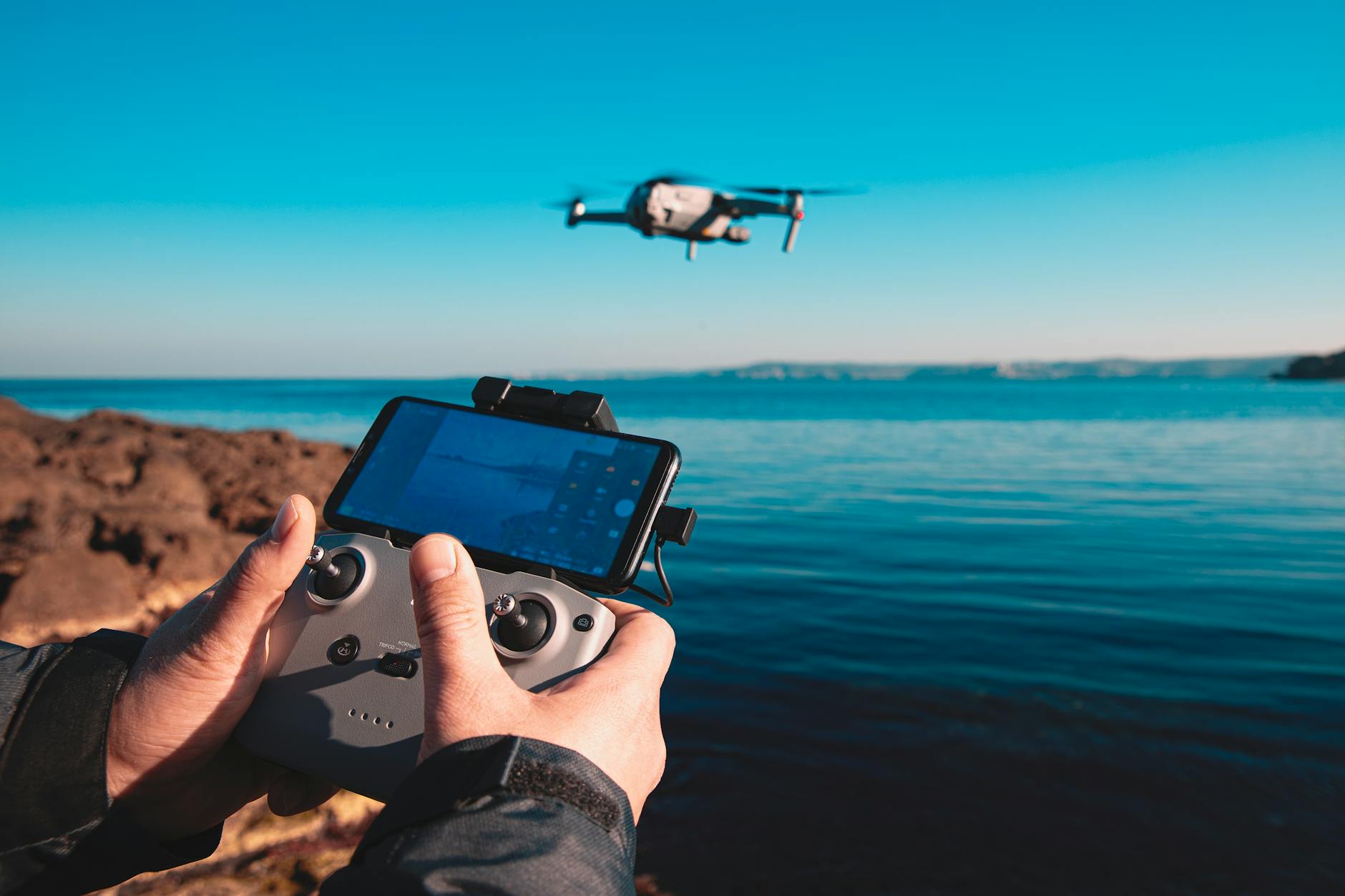 Perbandingan DJI Mavic dan DJI Air: fitur, spesifikasi, dan harga drone terbaik untuk Anda.