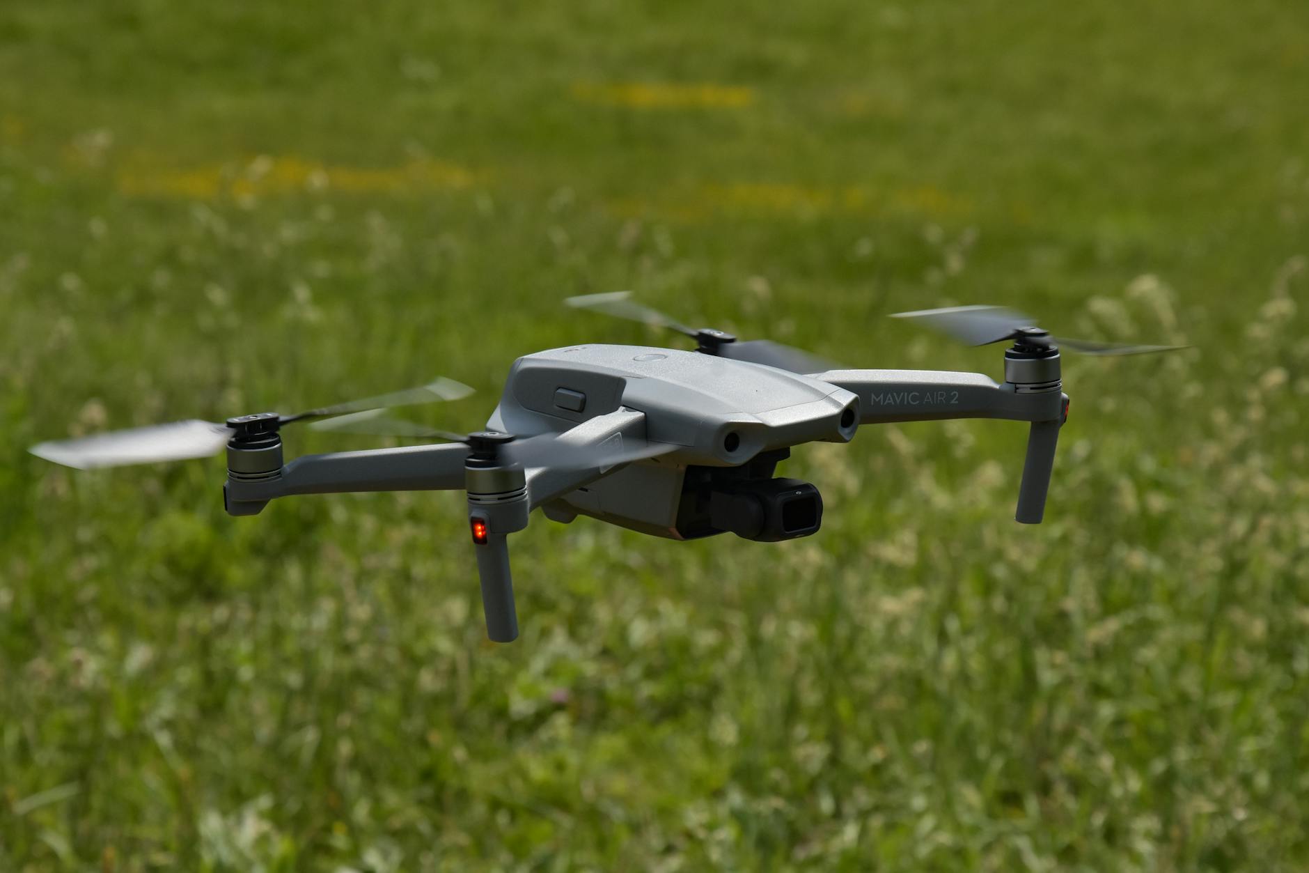 Perbandingan drone DJI Mavic dan DJI Air: mana yang terbaik untuk Anda?