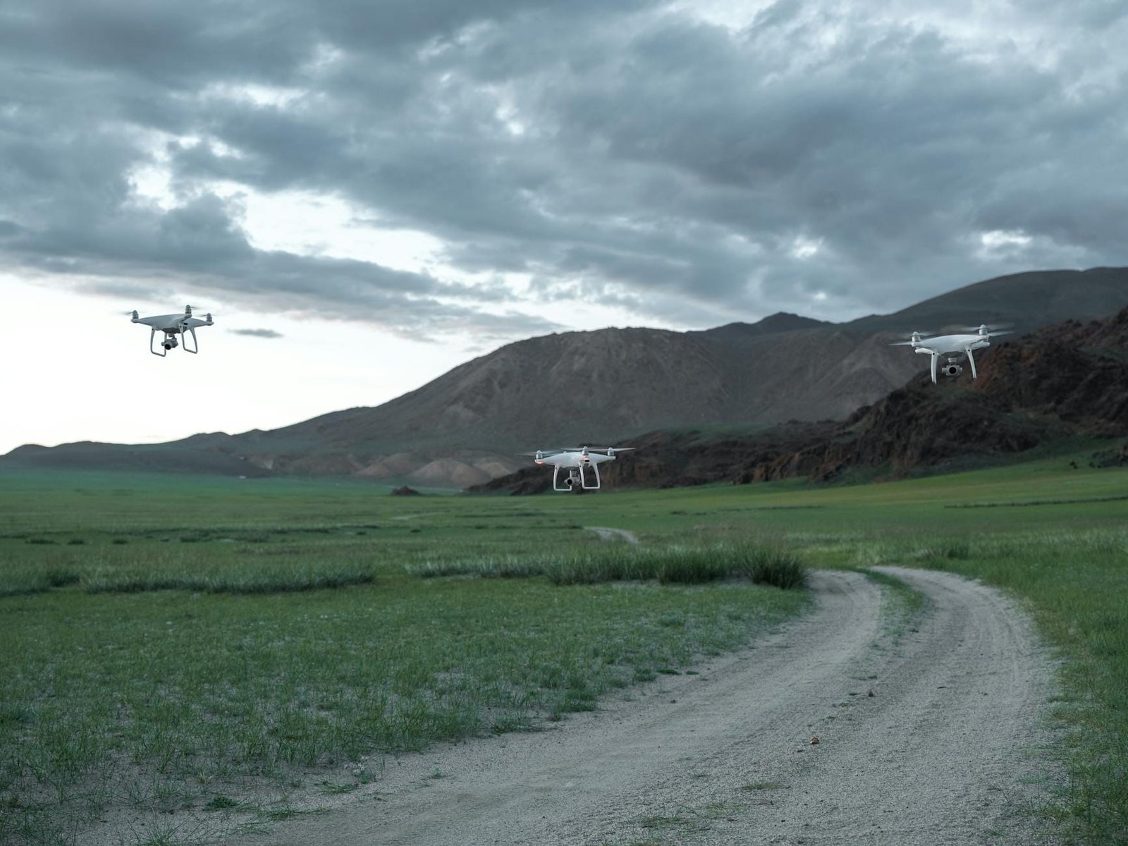 Perbandingan drone profesional dan drone pemula: fitur, harga, dan performa untuk setiap kebutuhan.